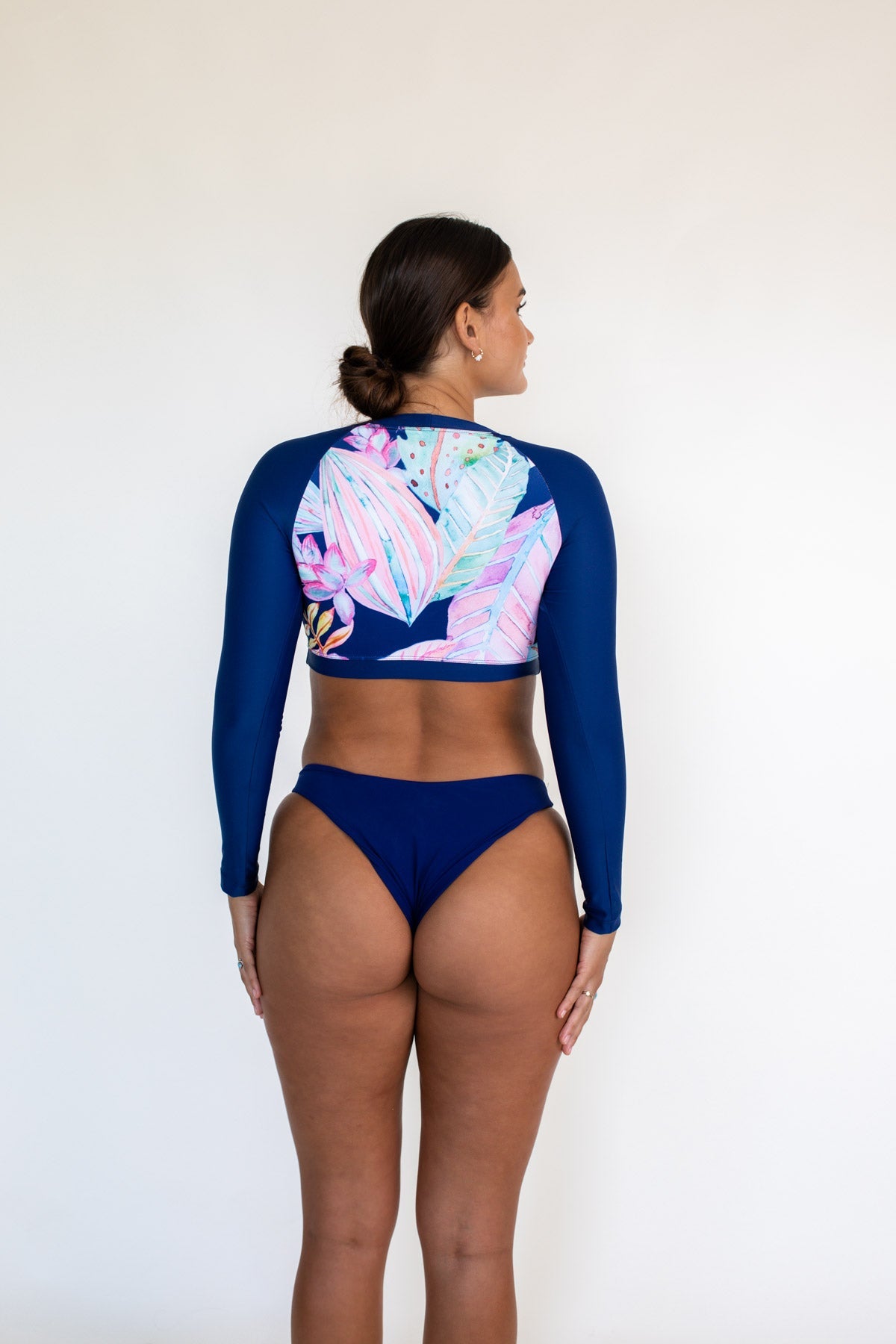 Rash guard top for surfing