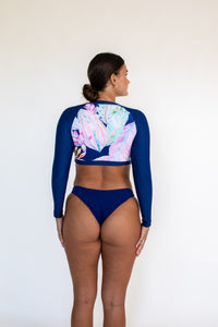 Rash guard top for surfing