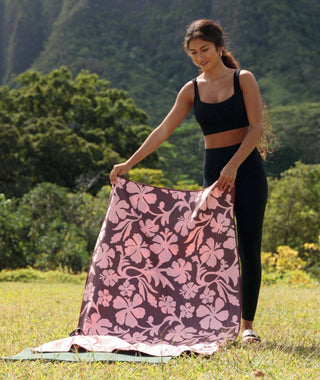 Tag Aloha Beach Towel Vintage Hibiscus