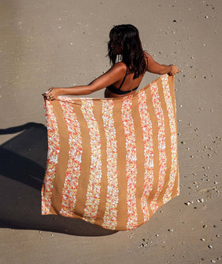 Tag Aloha Summer Lei Pareo