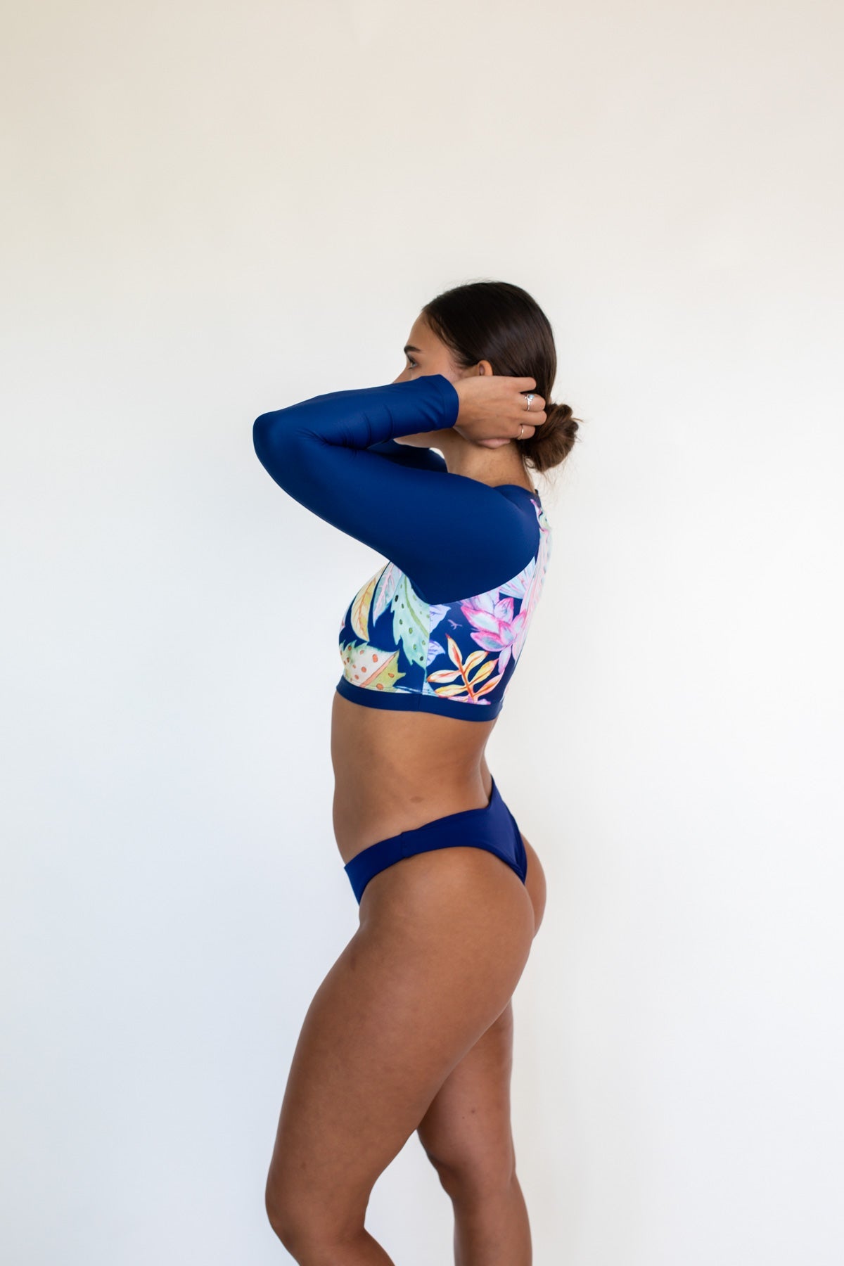 Cropped rash guard